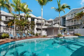 Champelli Palms Apartments - Pool