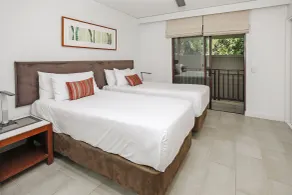 Apartment 316 at Sea Temple Palm Cove - Habitación