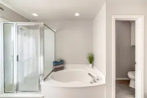 ~ 3 Mi to Dtwn: Aubrey Vacation Rental w/ Patio! - Interiør