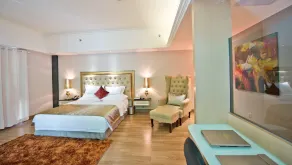 The Royal Pinnacle Hotel - Room