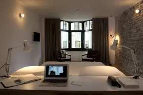 9Hotel Central - Room