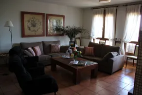 Villa Mencia - Sitzecke in der Lobby