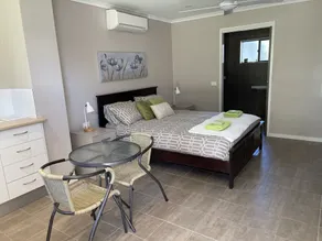 Sinclairs Country Retreat - Welcoming Guests 18 years and older - Room