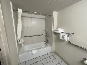 Quality Inn Fort Smith I-540 - Salle de bain