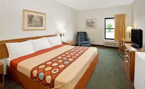Super 8 by Wyndham Hampshire IL - Room