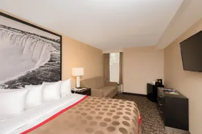 Ramada By Wyndham Niagara Falls near the Falls - Zimmer