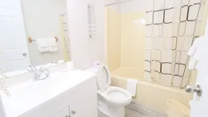 Algonquin Lakeside Inn - Bathroom