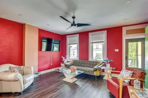 Walkable Neighborhood: Updated Morton Home! - Interior