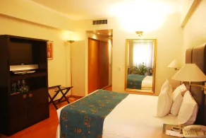 Hotel Dolmen - Habitación
