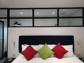 Point B Guest House -Sustainable Solar Energy - Room
