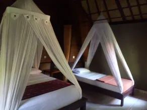Suka Sari Cottages - Chambre