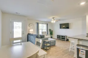 9 Mi to Shawn Afb! Family Townhome Near Dining - Innenbereich