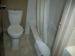 Motel 8 - Bathroom