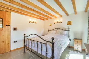 Basil's Barn - Room