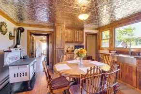 Pet-friendly Farmhouse Near Lakes in Pellston - Innvendig