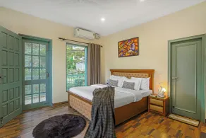 Villa bliss by Ravi and Jazz l 4bhk villa l valley view l jacuzzi l bonfire l parking - Værelse