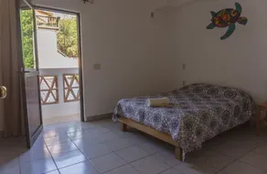 Nomad Beach House - Hostel - Room