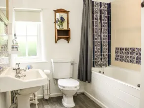 Bridge View Cottage - Interior