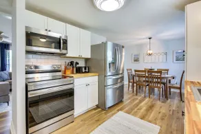 Hillsboro Hideaway w/ Private Hot Tub & Bunkhouse! - Interiör