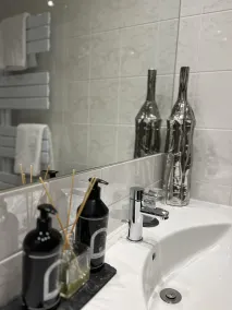 DAS SCHLOSSBERG - Boutique Hotel im Park- Nahe der Therme - Chambre