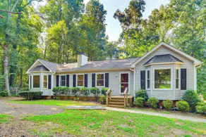 Private Yard & Deck: High Point Home Base! - Interiør