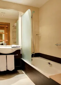 Oca Palacio De La Llorea Hotel & Spa - Salle de bain