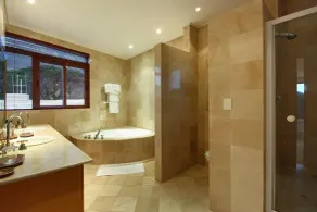 Balfour Place Guesthouse - Bathroom