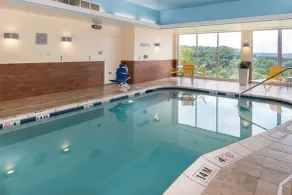 Fairfield Inn & Suites by Marriott Huntington - Piscine