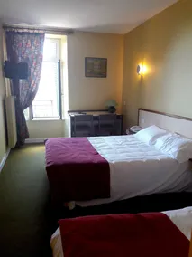 Logis Hotel du Midi - Værelse