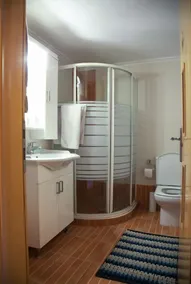 Thisio Modern House - Bathroom