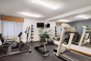 Days Inn & Suites by Wyndham Kansas City South - Salle de remise en forme