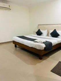 Hotel The Lotus Home Near Chandigarh Railway Station - Room