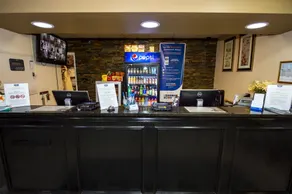 Rodeway Inn Central Colorado Springs - Lobby