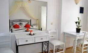 Anthonas Apartments - Chambre