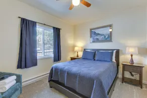 Oregon Getaway by Willamette National Forest! - Room