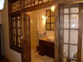 Mas du Puits d'Amour - Bathroom