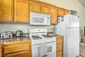 Big Bear Lake Cabin w/ Deck & Views ~ 9 Mi to Ski! - Interiør