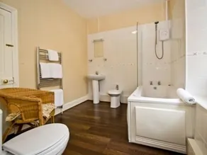 Smeaton Farm - Bathroom