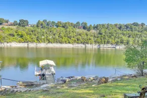 Herrington Lake Retreat w/ Dock, 1 Mi to Marina! - Interiör