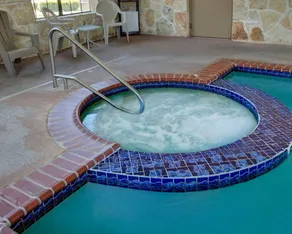Quality Inn & Suites Glen Rose - Piscine