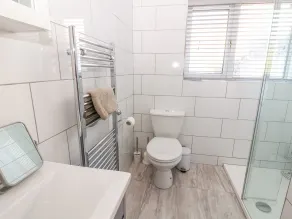 The Nook 285B - Bathroom