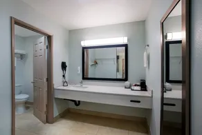 Quality Inn Fairfield Napa Valley Area - Salle de bain