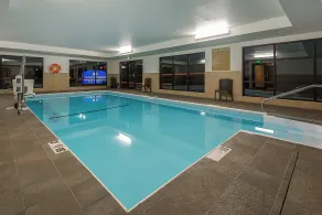 Candlewood Suites Bloomington by IHG - Piscina