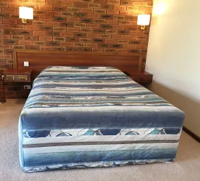 The Finley Palm Motor Inn - Zimmer