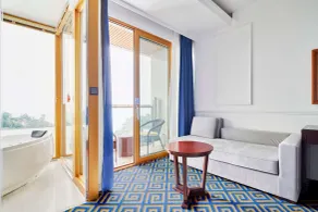 GoldOne Hotel & Suites - Chambre