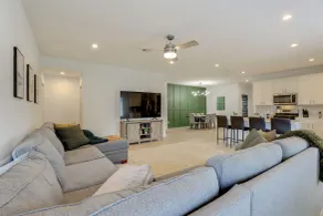 Resort Perks & Private Yard: Brookshire Retreat - Interiör
