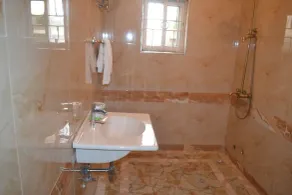 Grand Emperor Hotel - Bathroom