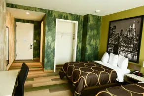 Super 8 by Wyndham Bronx Near Botanical Garden - Room