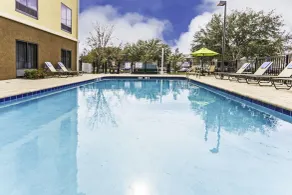 Holiday Inn Express Hotel & Suites Orlando East-UCF Area by IHG - Piscine