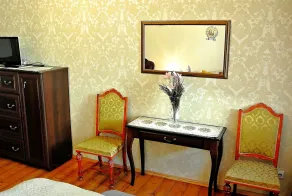 French Decor Apartment - Chambre